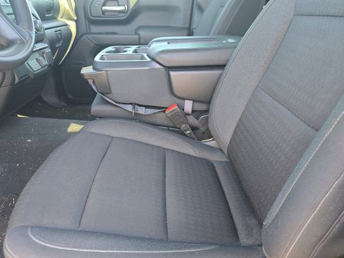 Used 2023 Chevrolet Silverado 1500 Custom image 9