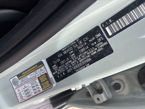 Used 2025 Kia K4 FWD image 28