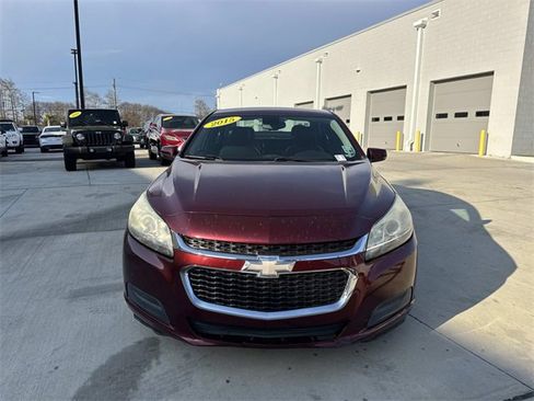 Used 2015 Chevrolet Malibu LT w/ Power Convenience Package image 2