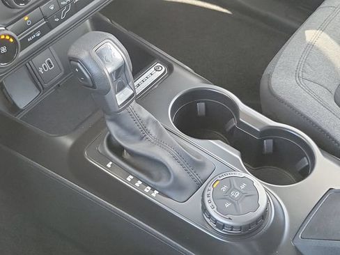 New 2026 Ford Bronco 2-Door AWD/4WD image 27