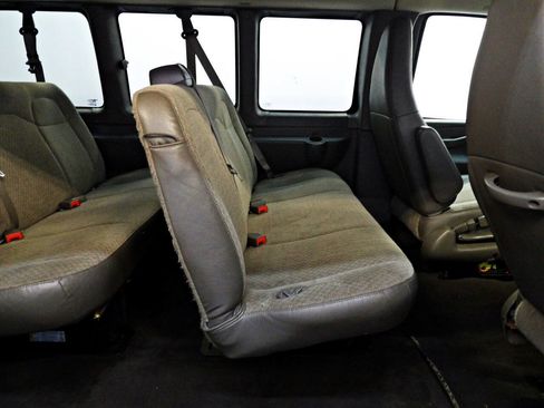 Used 2020 Chevrolet Express 3500 LS RWD image 10