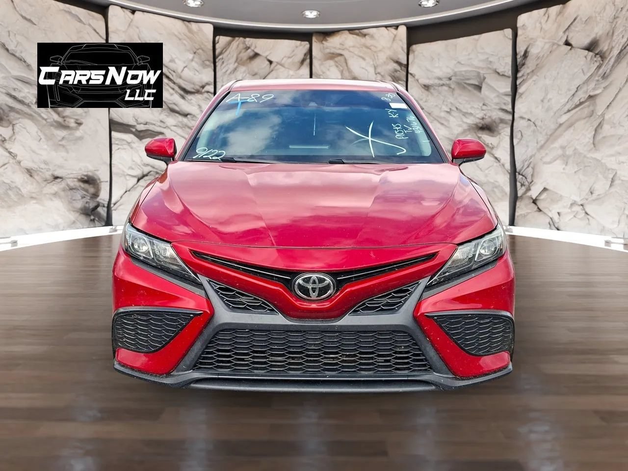 Used 2021 Toyota Camry SE FWD image 2