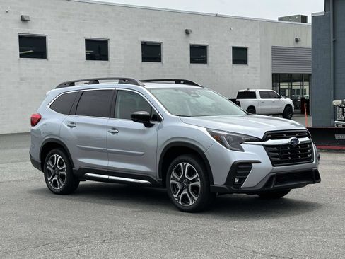 Certified 2025 Subaru Ascent Limited AWD/4WD image 8