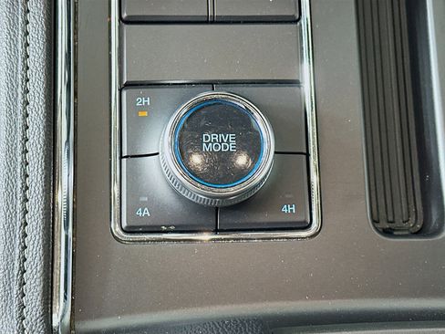 Used 2024 Ford Expedition XLT AWD/4WD image 26