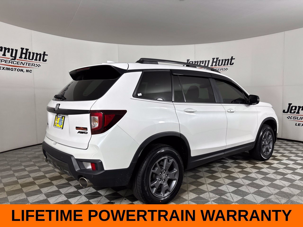 Used 2024 Honda Passport TrailSport image 5