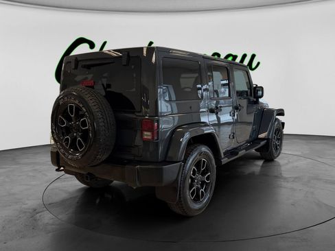 Used 2018 Jeep Wrangler Unlimited Sahara w/ Max Tow Package AWD/4WD image 5
