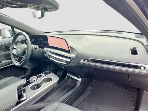 Used 2025 Cadillac Lyriq Sport AWD/4WD image 30