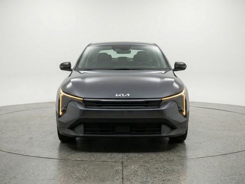 Used 2025 Kia K4 LXS FWD image 2