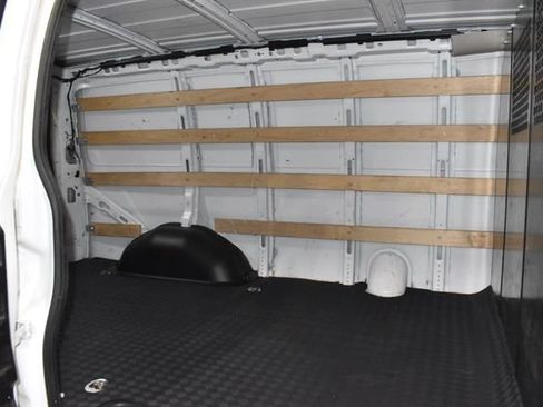 Used 2023 GMC Savana 2500 w/ Driver Convenience Package image 4