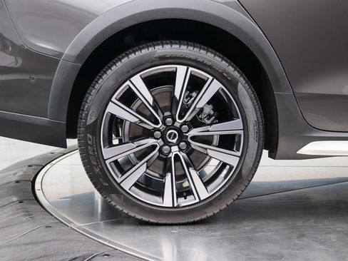 Used 2024 Volvo V60 B5 Cross Country Ultimate w/ Protection Package Premier AWD/4WD image 20