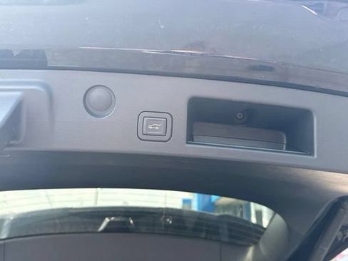 Certified 2025 Chevrolet Equinox LT w/ Convenience Package II AWD/4WD image 4