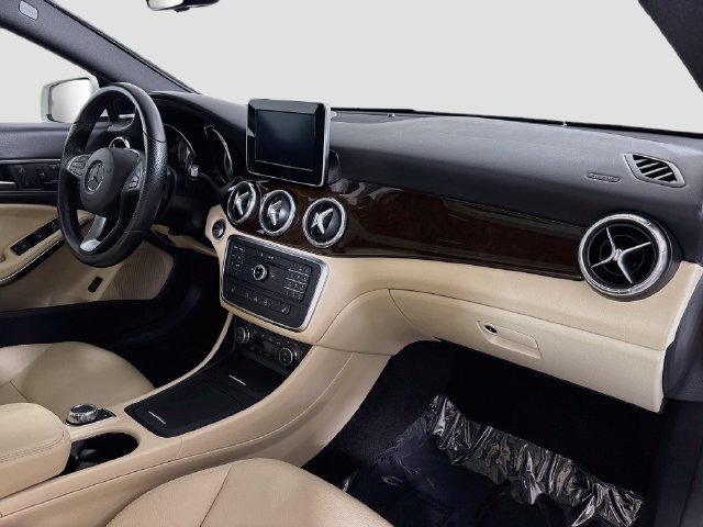 Used 2015 Mercedes-Benz CLA 250 4MATIC image 29
