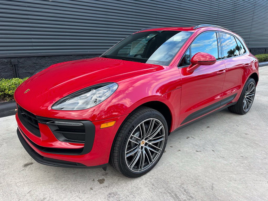 Certified 2026 Porsche Macan AWD/4WD image 7