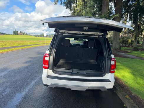 Used 2018 Ford Expedition Max XLT image 33