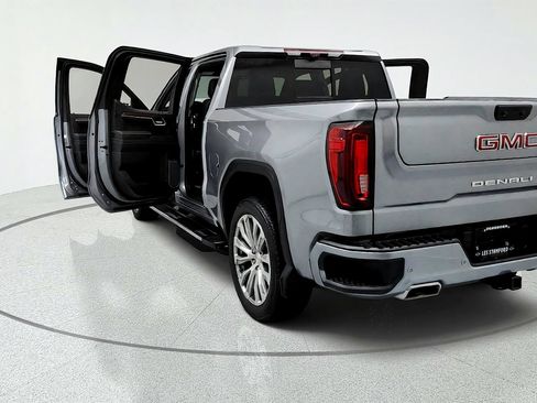 Used 2023 GMC Sierra 1500 Denali w/ Technology Package AWD/4WD image 11