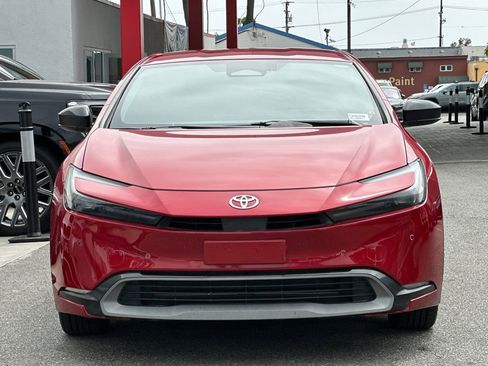 Used 2023 Toyota Prius XLE AWD/4WD image 9
