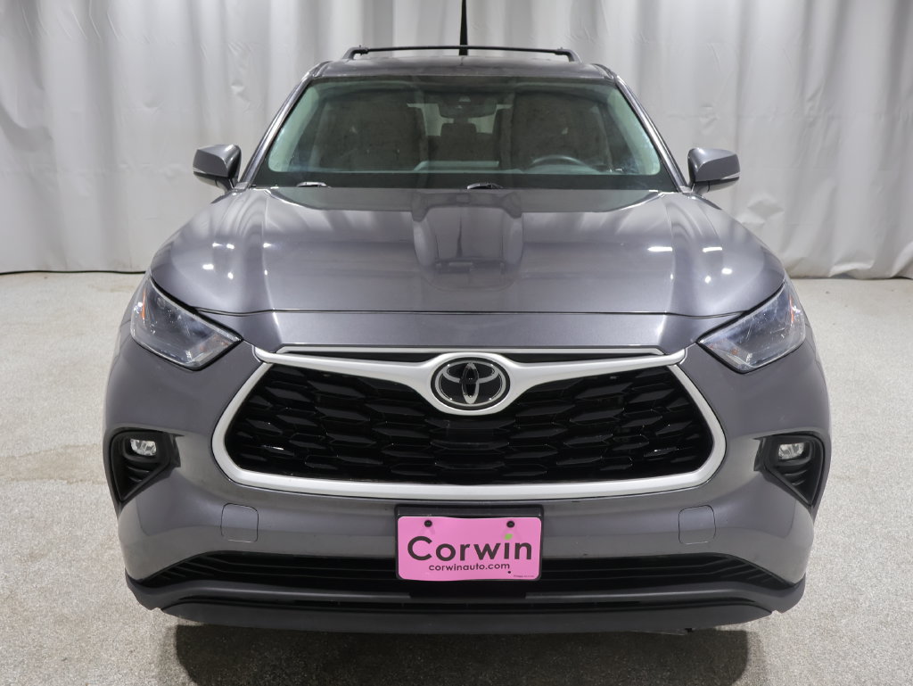 Used 2024 Toyota Highlander LE FWD image 8