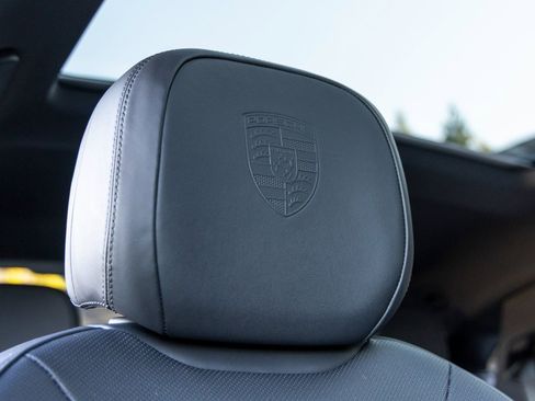 Certified 2025 Porsche Cayenne Coupe image 55