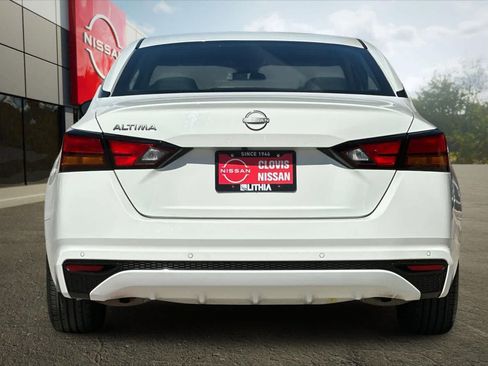 Used 2024 Nissan Altima 2.5 S FWD image 8