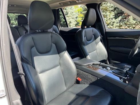 Used 2018 Volvo XC90 T5 Momentum FWD image 38
