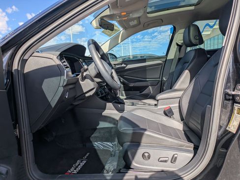 Used 2022 Volkswagen Jetta SE FWD image 18