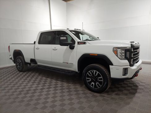 Used 2021 GMC Sierra 2500 AT4 w/ AT4 Preferred Package image 4