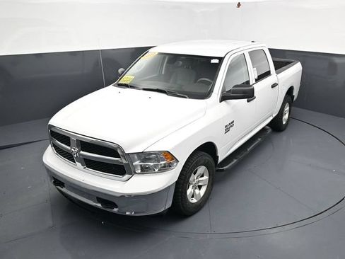 Used 2022 RAM 1500 Classic SLT AWD/4WD image 43