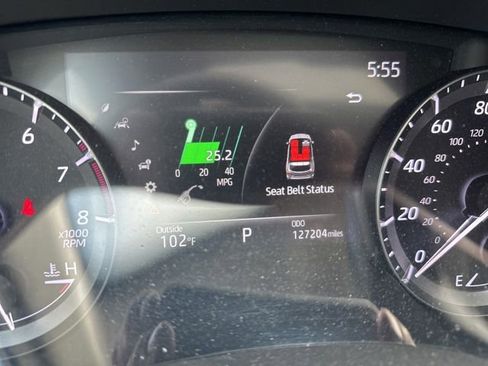 Used 2020 Toyota Highlander XLE AWD/4WD image 11