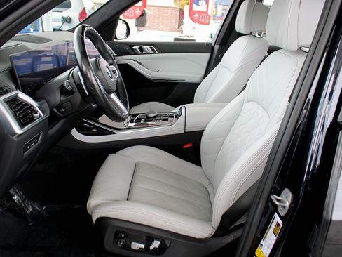 Used 2024 BMW X7 xDrive40i w/ M Sport Package AWD/4WD image 18