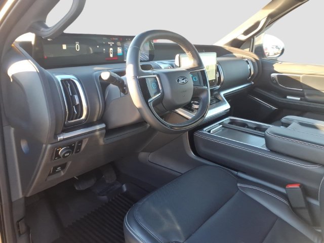 Used 2025 Ford Expedition Max Platinum w/ Stealth Performance Package AWD/4WD image 18