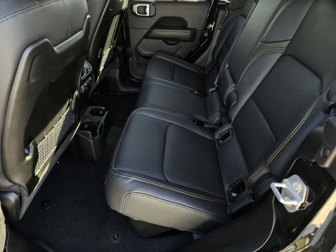 New 2026 Jeep Gladiator Sport AWD/4WD image 12