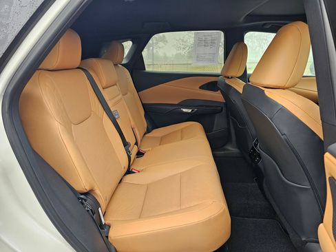 Used 2026 Lexus RX 350h w/ Convenience Package image 12