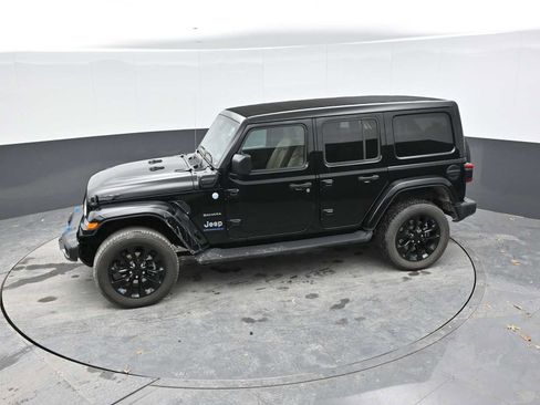 Used 2023 Jeep Wrangler Sahara w/ Cold Weather Group image 14