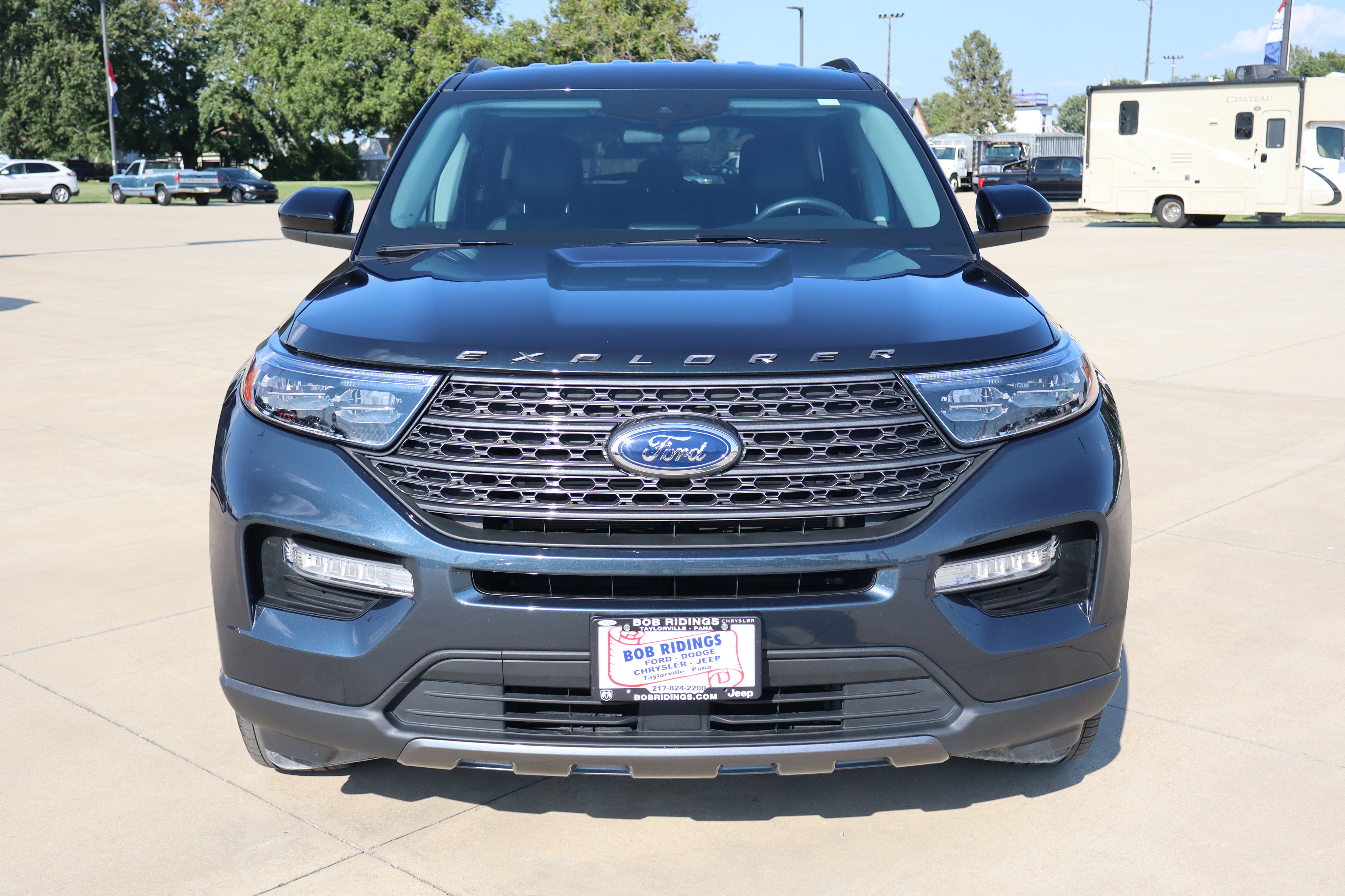 Used 2024 Ford Explorer XLT w/ Equipment Group 202A AWD/4WD image 3