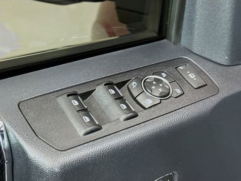 Used 2022 Ford F350 Platinum w/ Tremor Off-Road Package image 18