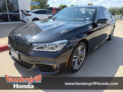 Used 2018 BMW 750i xDrive AWD/4WD image 1