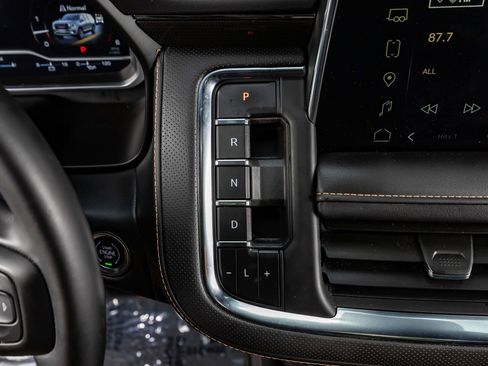 Used 2023 GMC Yukon XL AT4 image 23