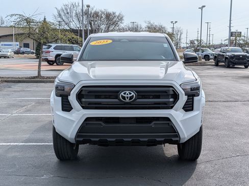 Certified 2025 Toyota Tacoma SR AWD/4WD image 2