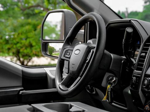 Used 2018 Ford F250 XL w/ Power Equipment Group AWD/4WD image 20