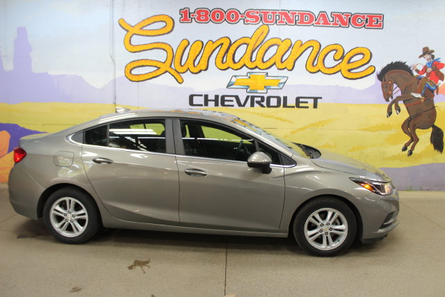 Used 2018 Chevrolet Cruze LT w/ LT True North Edition FWD image 1