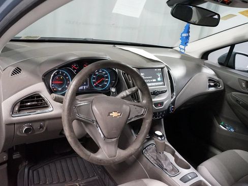Used 2018 Chevrolet Cruze LS FWD image 7