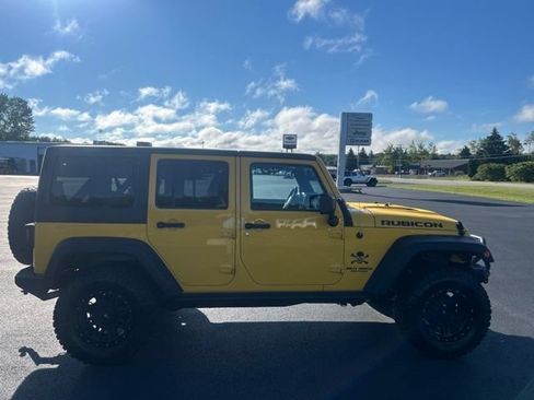 Used 2015 Jeep Wrangler Unlimited Rubicon AWD/4WD image 7