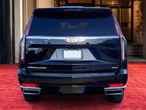Certified 2024 Cadillac Escalade Premium Luxury image 5