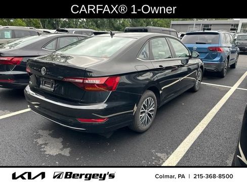 Used 2019 Volkswagen Jetta SE w/ Cold Weather Package FWD image 3