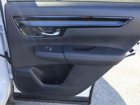 Used 2025 Honda CR-V Sport Touring image 27