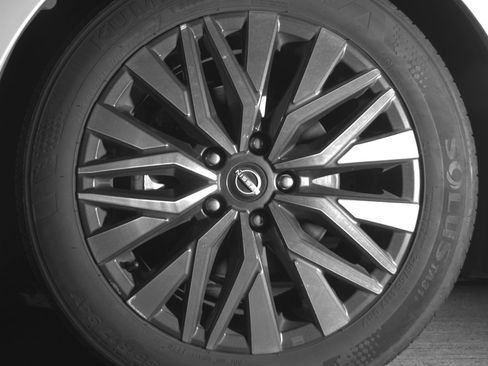 Used 2025 Nissan Altima 2.5 SV image 12