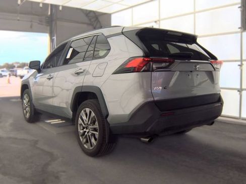 Used 2023 Toyota RAV4 XLE Premium FWD image 5