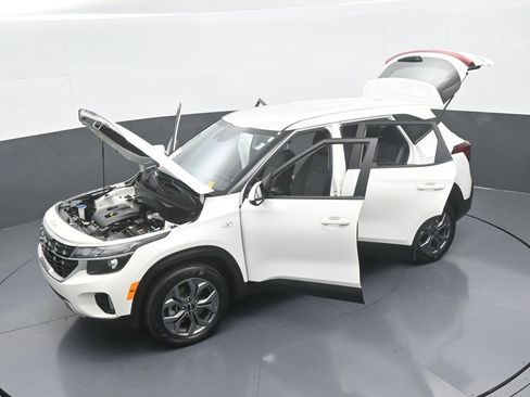 Used 2024 Kia Seltos LX image 62