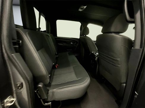 Used 2019 Nissan Titan SV w/ SV Convenience Package image 26