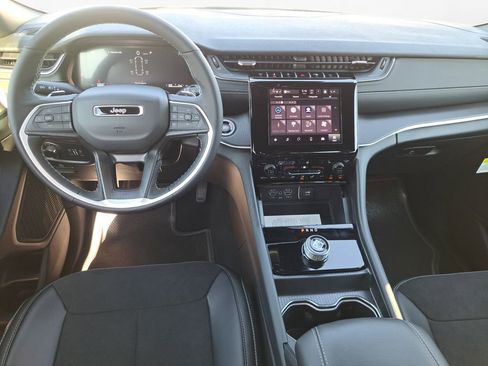 New 2025 Jeep Grand Cherokee L Altitude image 20